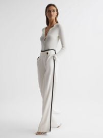 High Rise Wide Leg Trousers in Cream - Size 4R at Reiss